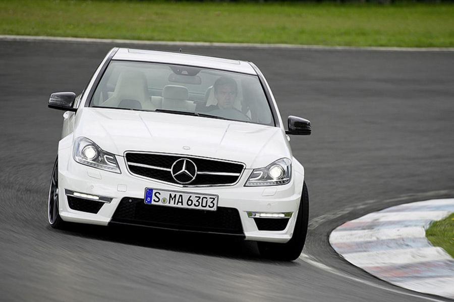  Mercedes-Benz C63 AMG 2012 года  (фото 27 из 40)